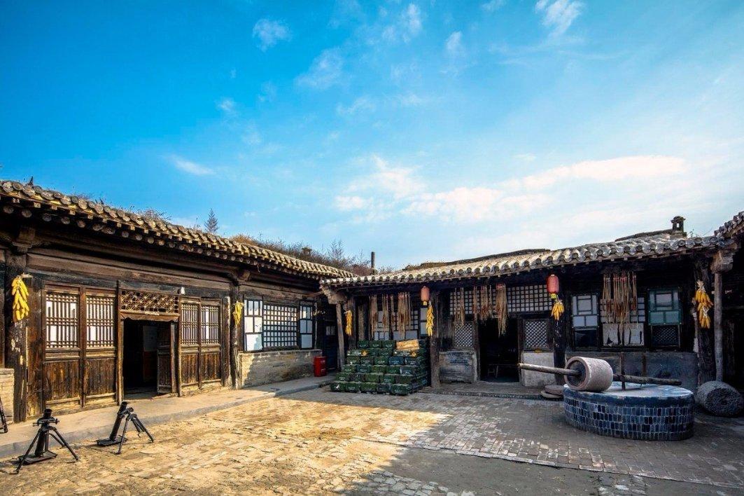 2024龙文化主题展亮相辽图:展示馆藏龙文化相关图书50余册